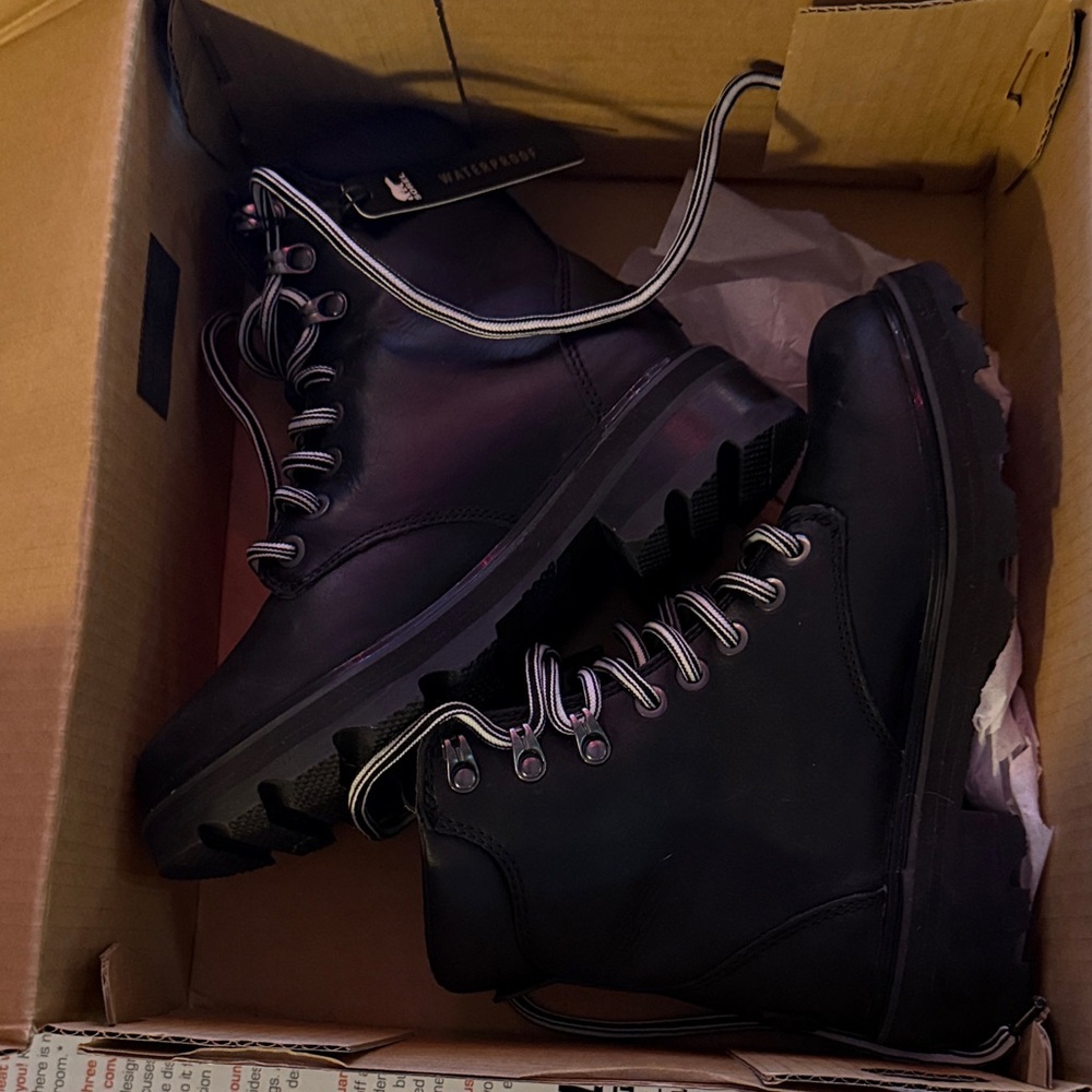 Sorrel Lace-Up Black Waterproof Boots size 5
